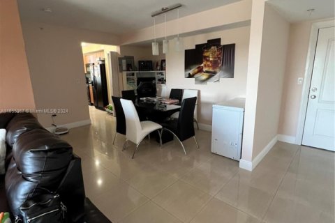 Купить кондоминиум в Майами, Флорида 2 спальни, 104.05м2, № 1984819 - фото 10