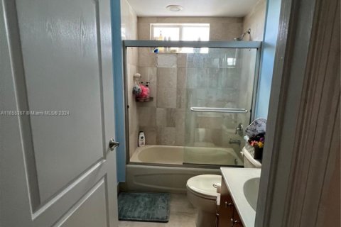 Купить кондоминиум в Майами, Флорида 2 спальни, 104.05м2, № 1984819 - фото 6