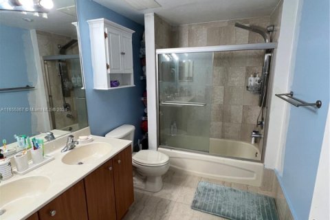 Купить кондоминиум в Майами, Флорида 2 спальни, 104.05м2, № 1984819 - фото 1