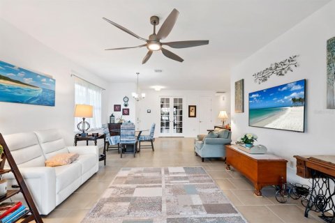 Villa ou maison à vendre à Punta Gorda, Floride: 2 chambres, 140.84 m2 № 2408824 - photo 15