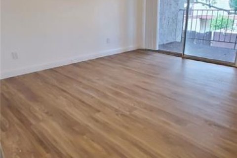 Touwnhouse à louer à Orlando, Floride: 2 chambres, 109.07 m2 № 2100595 - photo 6