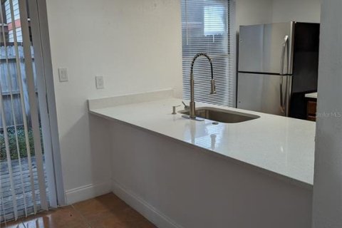 Touwnhouse à louer à Orlando, Floride: 2 chambres, 109.07 m2 № 2100595 - photo 14