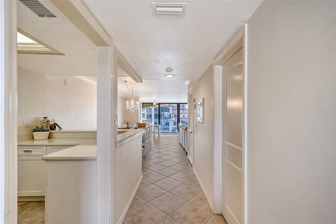 Condo in Sarasota, Florida, 2 bedrooms  № 2111814 - photo 7