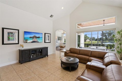House in Longwood, Florida 4 bedrooms, 427.72 sq.m. № 2394224 - photo 16