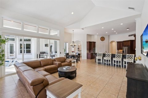 House in Longwood, Florida 4 bedrooms, 427.72 sq.m. № 2394224 - photo 17