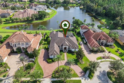 House in Longwood, Florida 4 bedrooms, 427.72 sq.m. № 2394224 - photo 2