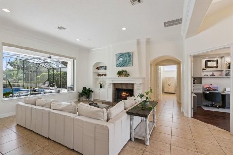 House in Longwood, Florida 4 bedrooms, 427.72 sq.m. № 2394224 - photo 7