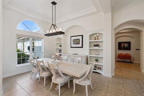 House in Longwood, Florida 4 bedrooms, 427.72 sq.m. № 2394224 - photo 8
