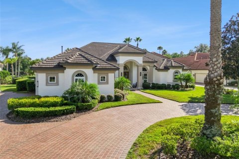 House in Longwood, Florida 4 bedrooms, 427.72 sq.m. № 2394224 - photo 3