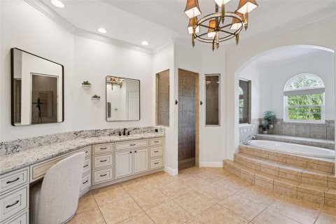 House in Longwood, Florida 4 bedrooms, 427.72 sq.m. № 2394224 - photo 27