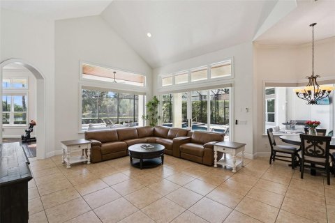 House in Longwood, Florida 4 bedrooms, 427.72 sq.m. № 2394224 - photo 14