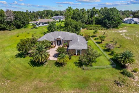 House in Ocala, Florida 4 bedrooms, 278.71 sq.m. № 1885342 - photo 1