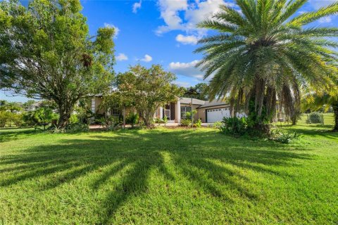 House in Ocala, Florida 4 bedrooms, 278.71 sq.m. № 1885342 - photo 4