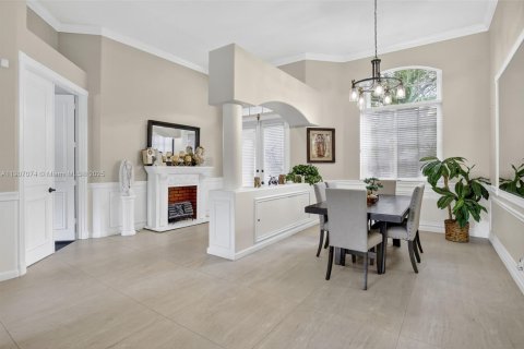 Villa ou maison à vendre à Weston, Floride: 5 chambres, 289.11 m2 № 1964121 - photo 8