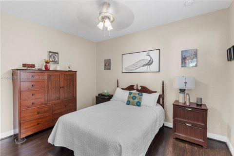 Купить таунхаус в Пемброк-Пайнс, Флорида 3 спальни, 178.74м2, № 1962688 - фото 15