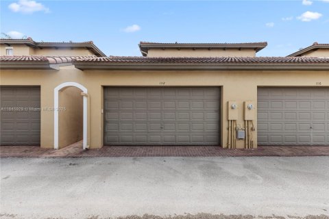 Купить таунхаус в Пемброк-Пайнс, Флорида 3 спальни, 178.74м2, № 1962688 - фото 2