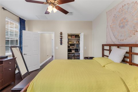 Купить таунхаус в Пемброк-Пайнс, Флорида 3 спальни, 178.74м2, № 1962688 - фото 25