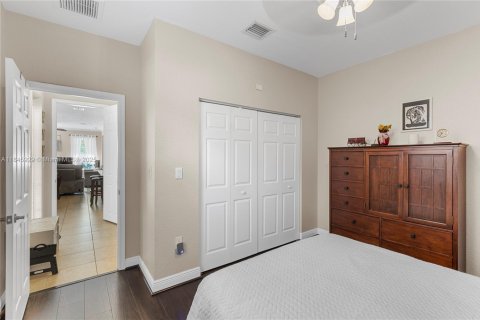 Купить таунхаус в Пемброк-Пайнс, Флорида 3 спальни, 178.74м2, № 1962688 - фото 14