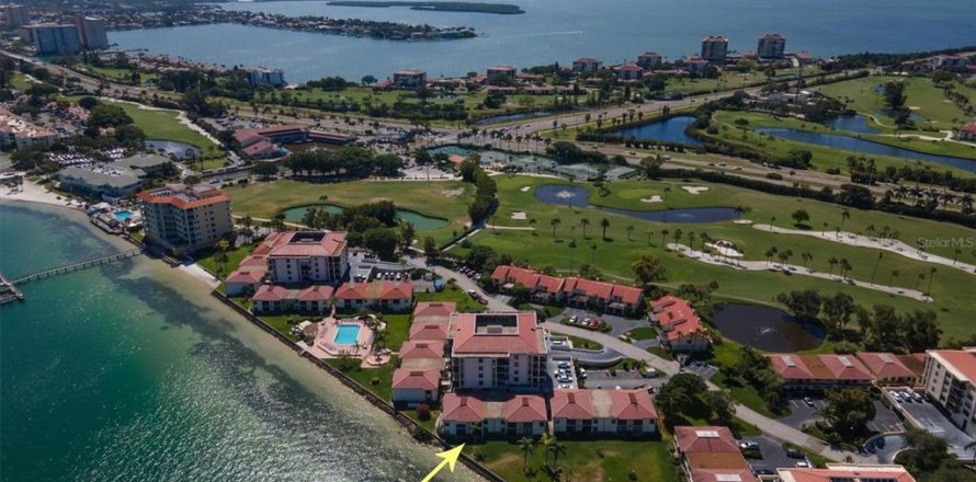 Condo à Saint Petersburg, Floride, 2 chambres № 1902922