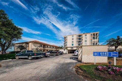Copropriété à vendre à Saint Petersburg, Floride: 2 chambres, 85.01 m2 № 1902922 - photo 2