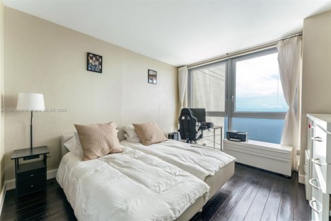 Condo in Miami, Florida, 2 bedrooms  № 1921239 - photo 13