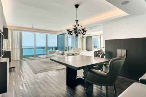 Condo in Miami, Florida, 2 bedrooms  № 1921239 - photo 7