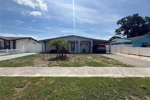 Casa en Tampa, Florida 4 dormitorios, 119.84 m2 № 2107783