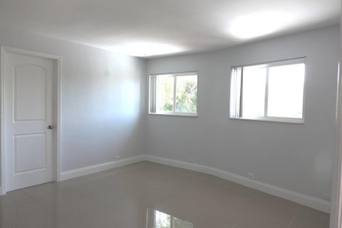 Apartment in Pompano Beach, Florida 2 bedrooms, 91.97 sq.m. № 2281256 - photo 9