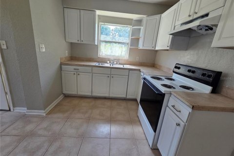 House in Lakeland, Florida 2 bedrooms, 75.99 sq.m. № 1908856 - photo 5