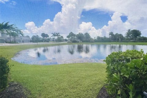 Townhouse in Punta Gorda, Florida 3 bedrooms, 196.02 sq.m. № 1913985 - photo 21