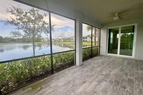 Townhouse in Punta Gorda, Florida 3 bedrooms, 196.02 sq.m. № 1913985 - photo 20