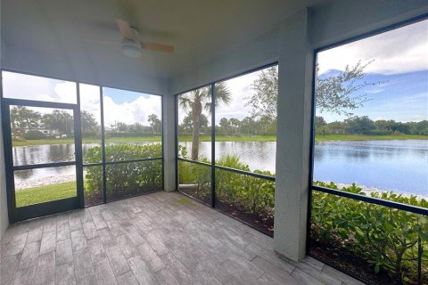 Townhouse in Punta Gorda, Florida 3 bedrooms, 196.02 sq.m. № 1913985 - photo 1