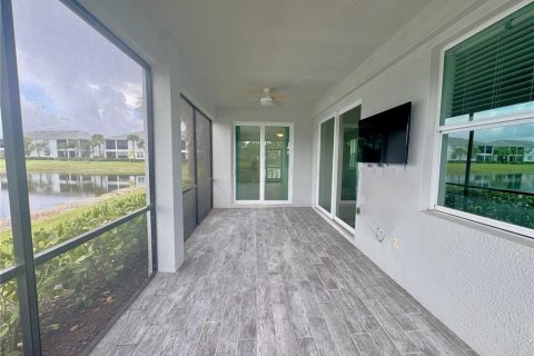 Townhouse in Punta Gorda, Florida 3 bedrooms, 196.02 sq.m. № 1913985 - photo 19