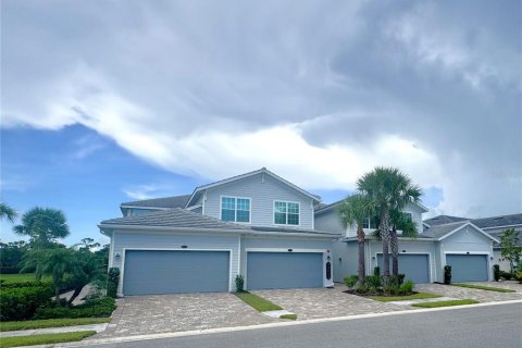 Townhouse in Punta Gorda, Florida 3 bedrooms, 196.02 sq.m. № 1913985 - photo 2