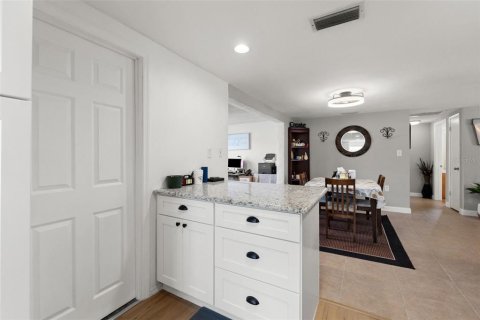 Villa ou maison à louer à Port Richey, Floride: 3 chambres, 112.41 m2 № 2386346 - photo 13
