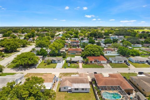 Villa ou maison à louer à Port Richey, Floride: 3 chambres, 112.41 m2 № 2386346 - photo 28