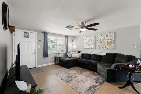 Villa ou maison à louer à Port Richey, Floride: 3 chambres, 112.41 m2 № 2386346 - photo 10