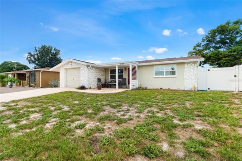Villa ou maison à louer à Port Richey, Floride: 3 chambres, 112.41 m2 № 2386346 - photo 2