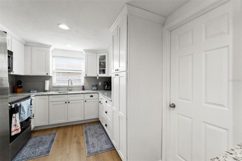Villa ou maison à louer à Port Richey, Floride: 3 chambres, 112.41 m2 № 2386346 - photo 11