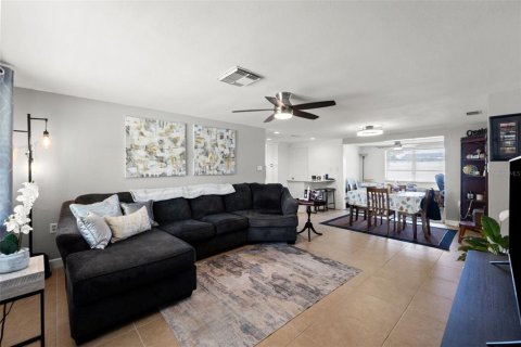 Villa ou maison à louer à Port Richey, Floride: 3 chambres, 112.41 m2 № 2386346 - photo 24