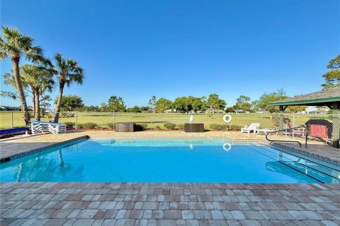 Copropriété à vendre à Sebring, Floride: 2 chambres, 105.54 m2 № 2214533 - photo 4