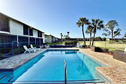 Copropriété à vendre à Sebring, Floride: 2 chambres, 105.54 m2 № 2214533 - photo 5
