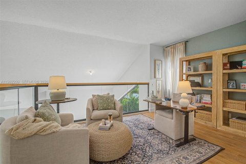 House in Pembroke Pines, Florida 4 bedrooms, 276.2 sq.m. № 2059070 - photo 18