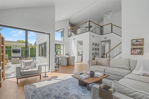 House in Pembroke Pines, Florida 4 bedrooms, 276.2 sq.m. № 2059070 - photo 7