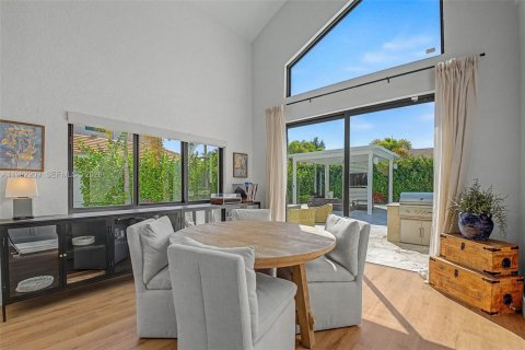 House in Pembroke Pines, Florida 4 bedrooms, 276.2 sq.m. № 2059070 - photo 17