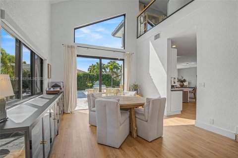 House in Pembroke Pines, Florida 4 bedrooms, 276.2 sq.m. № 2059070 - photo 16