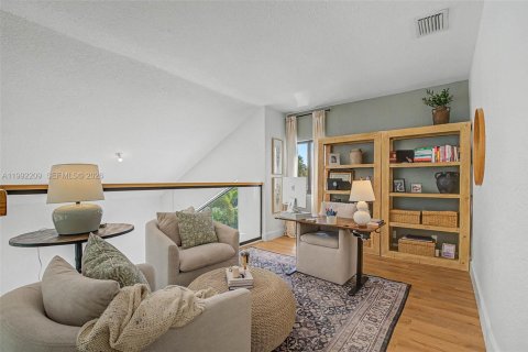 House in Pembroke Pines, Florida 4 bedrooms, 276.2 sq.m. № 2059070 - photo 19