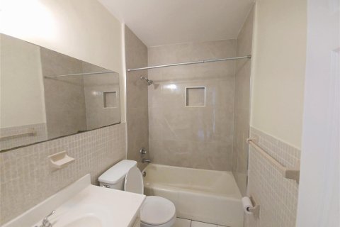 Immobilier commercial à vendre à Lauderdale Lakes, Floride № 2184214 - photo 4
