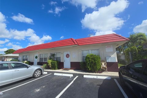 Immobilier commercial à vendre à Lauderdale Lakes, Floride № 2184214 - photo 7