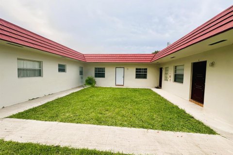 Immobilier commercial à vendre à Lauderdale Lakes, Floride № 2184214 - photo 12